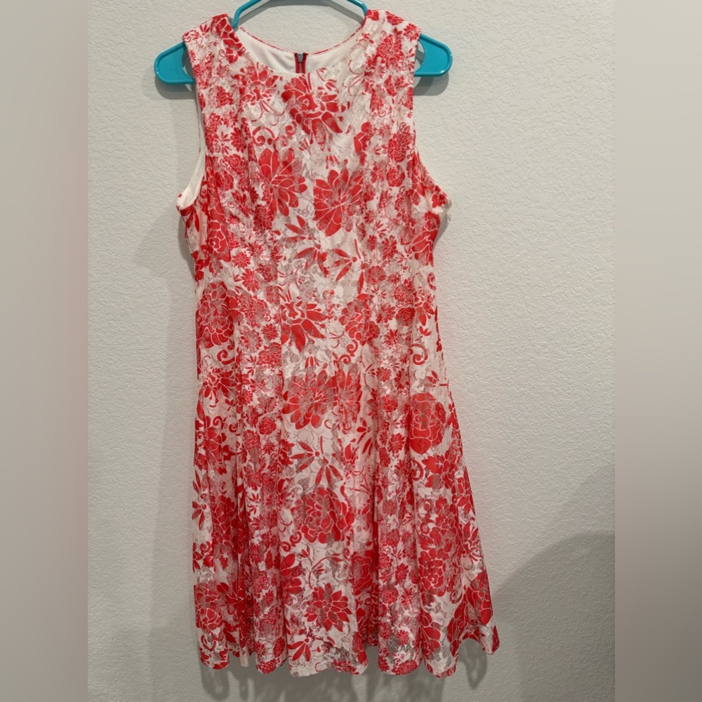 New Without Tag-Danny and Nicole brand dress
Great for Christmas